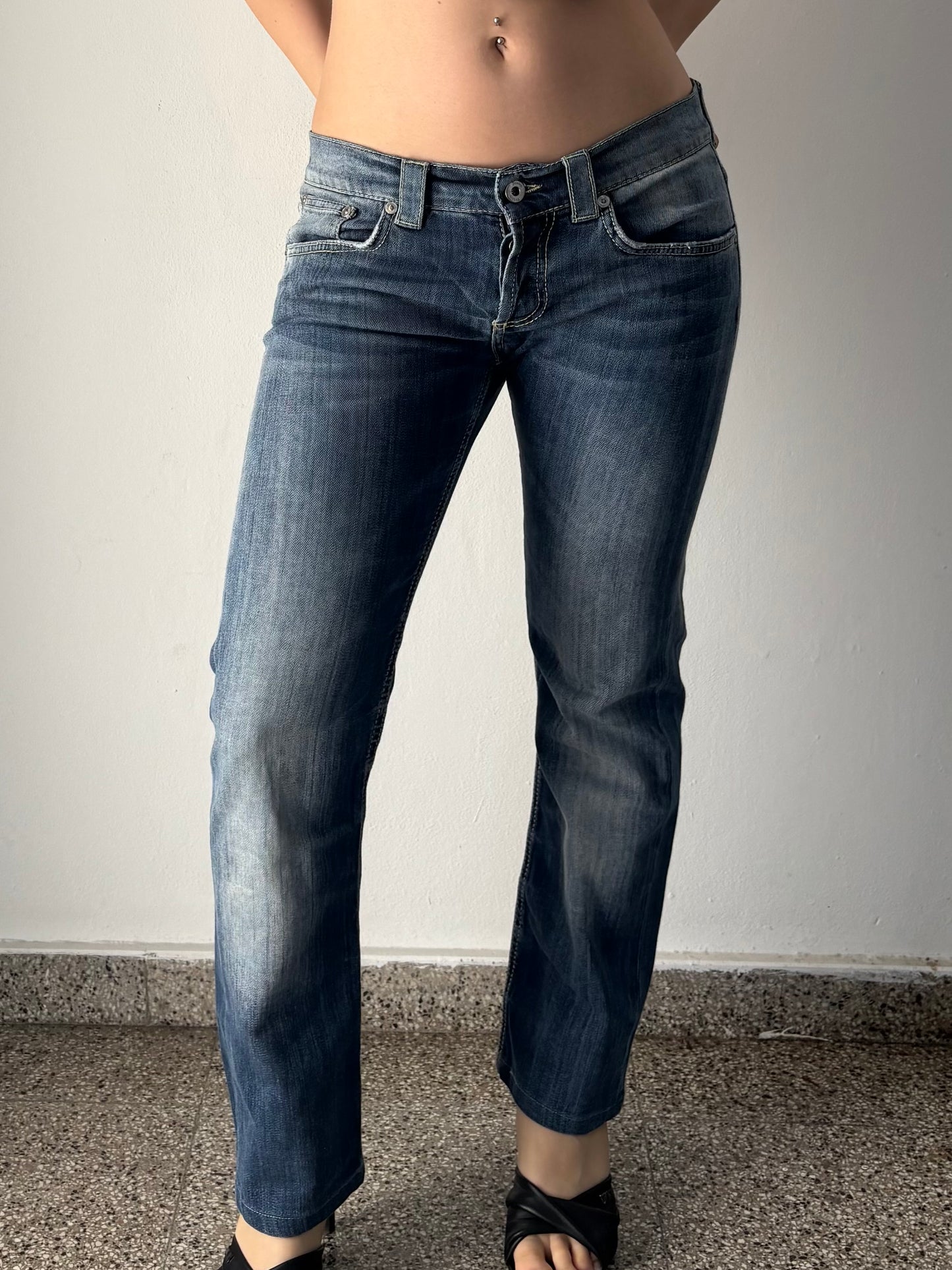 Low waisted light wash jeans
