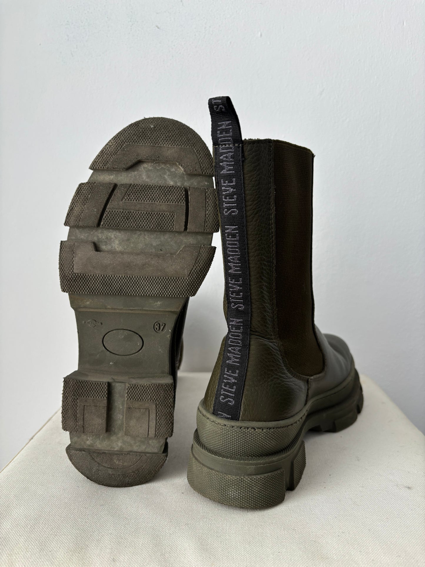 Steve Madden olive green boots