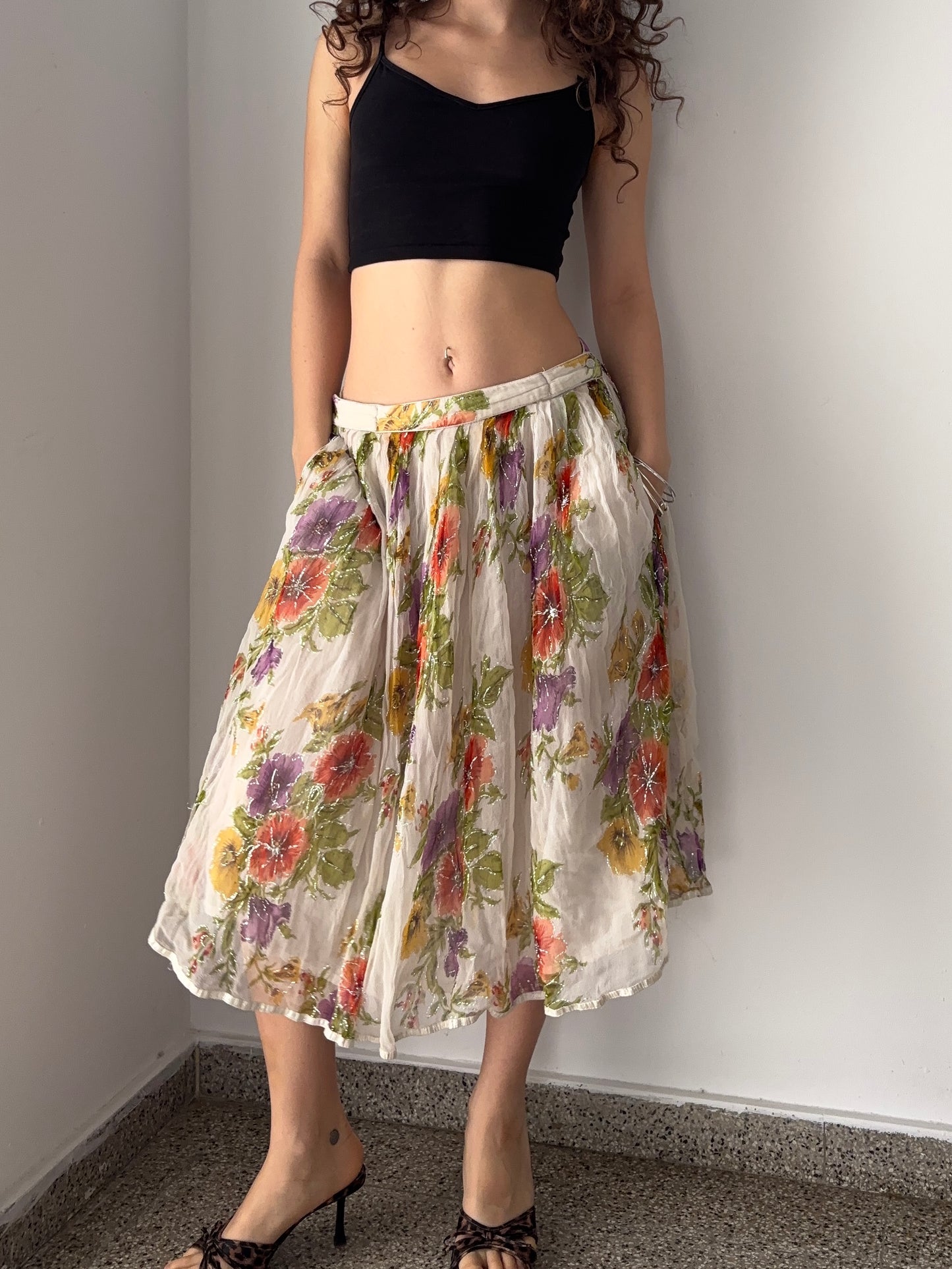 Flowy skirt with floral pattern