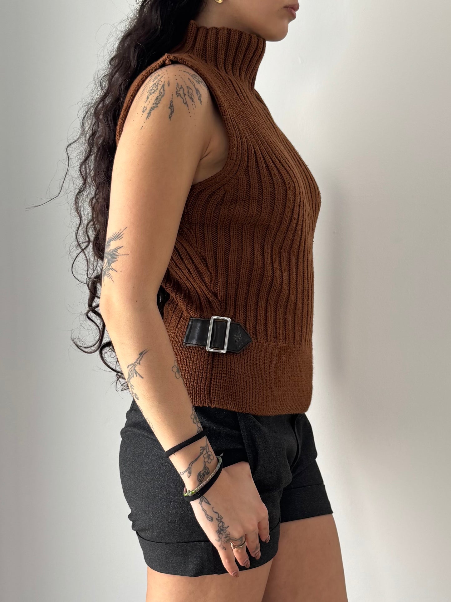Brown knit vest with buckles