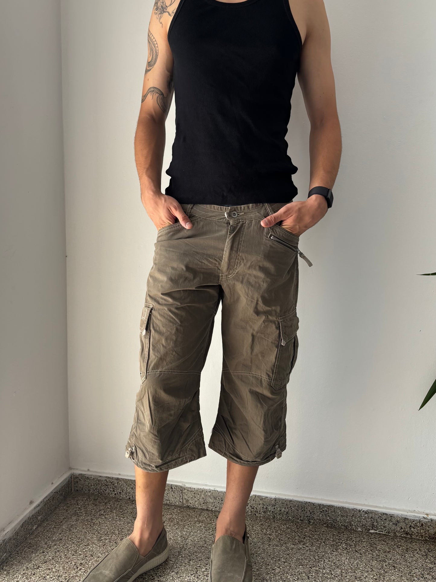 Green cargo capri pants