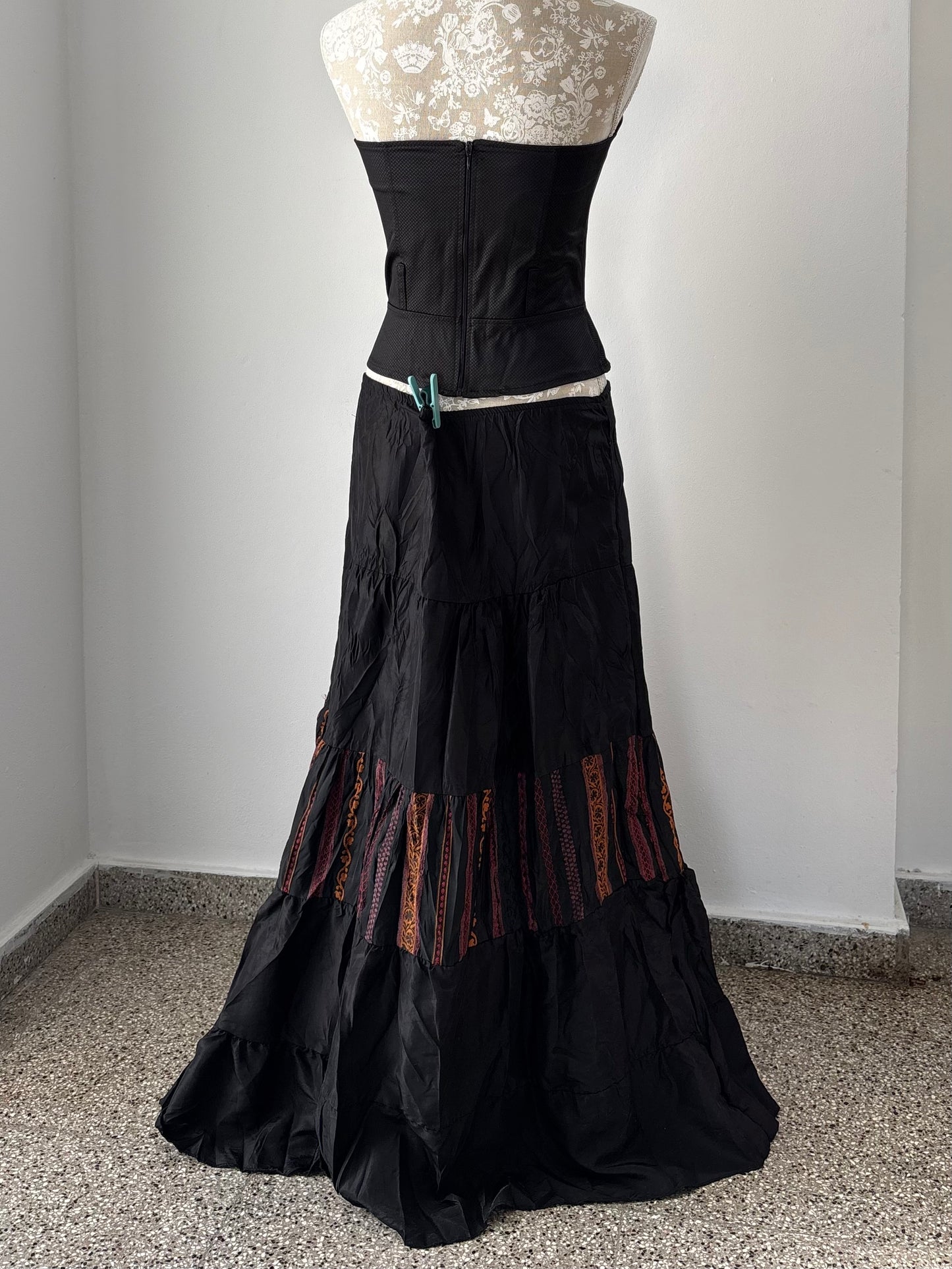 Black maxi skirt with patterns