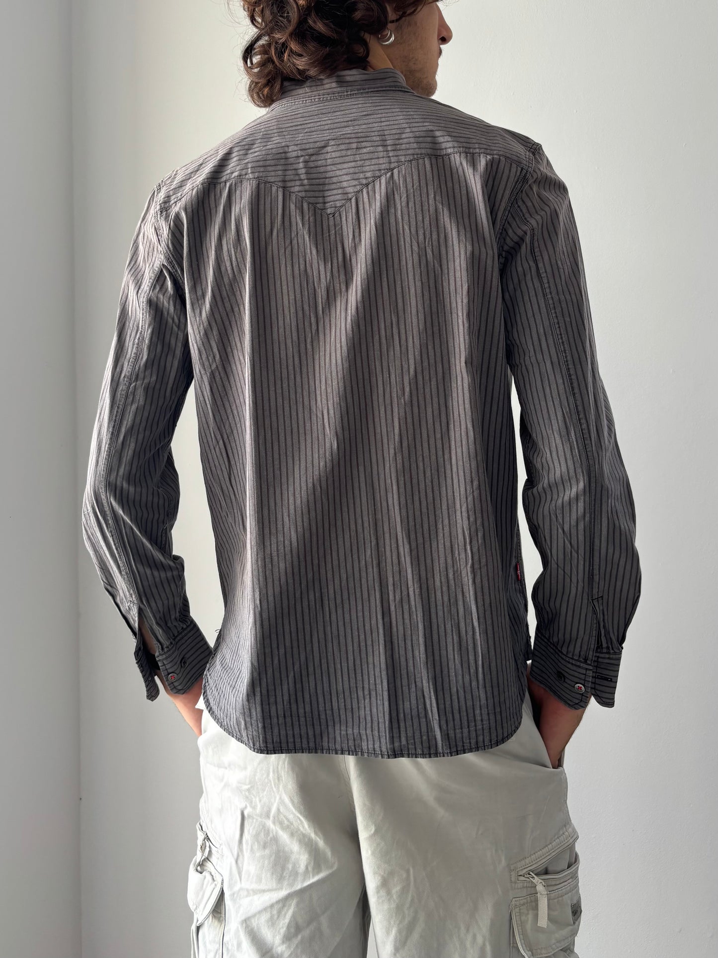 Levi’s striped grey long sleeve shirt