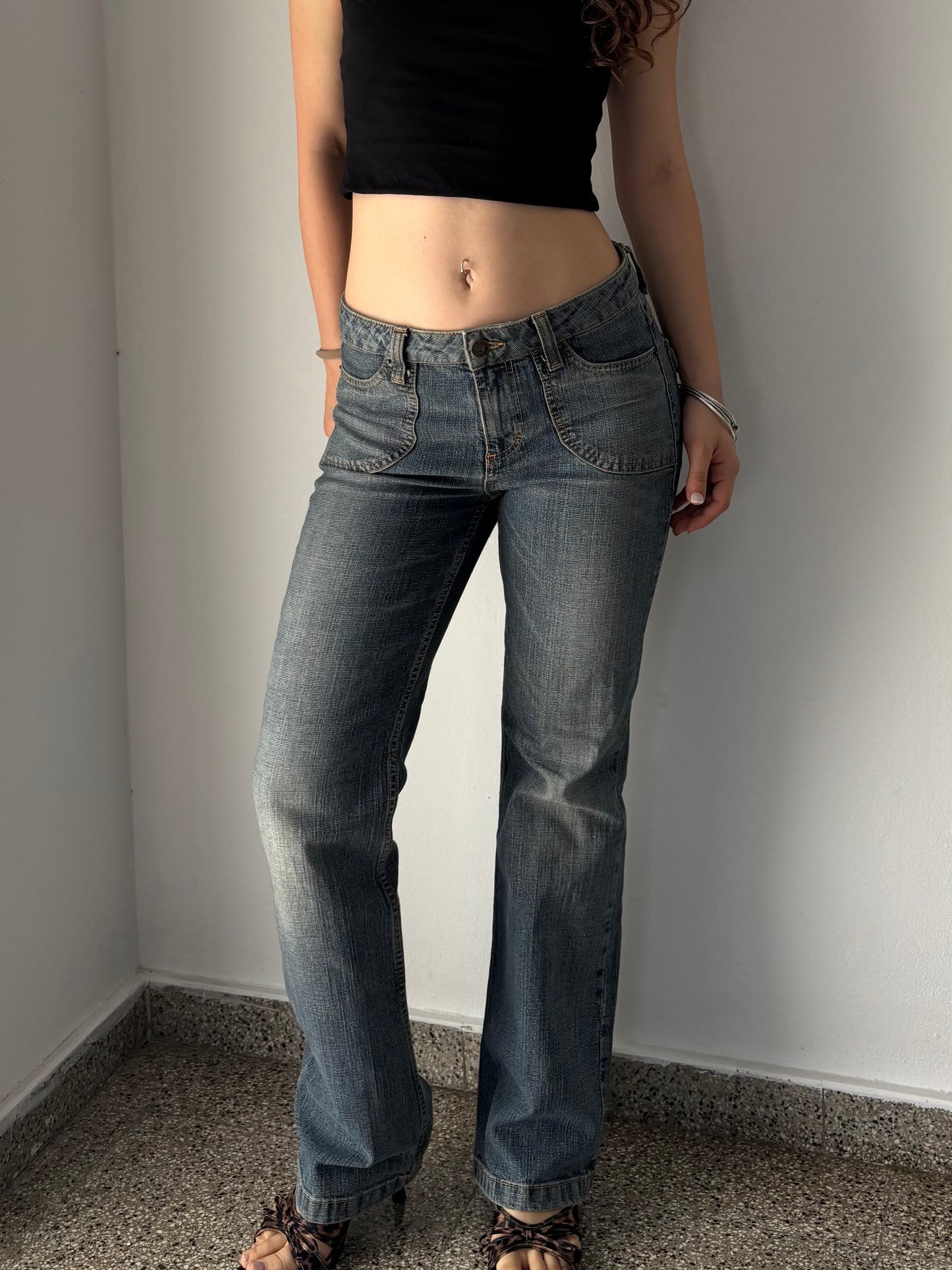 Low rise jeans with flare bottoms