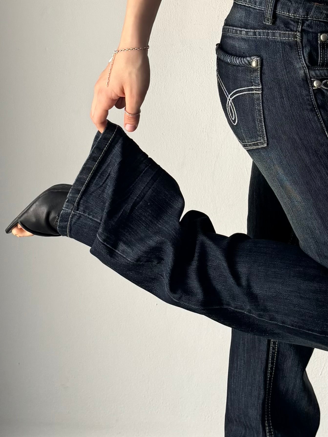 Dark wash low waisted jeans