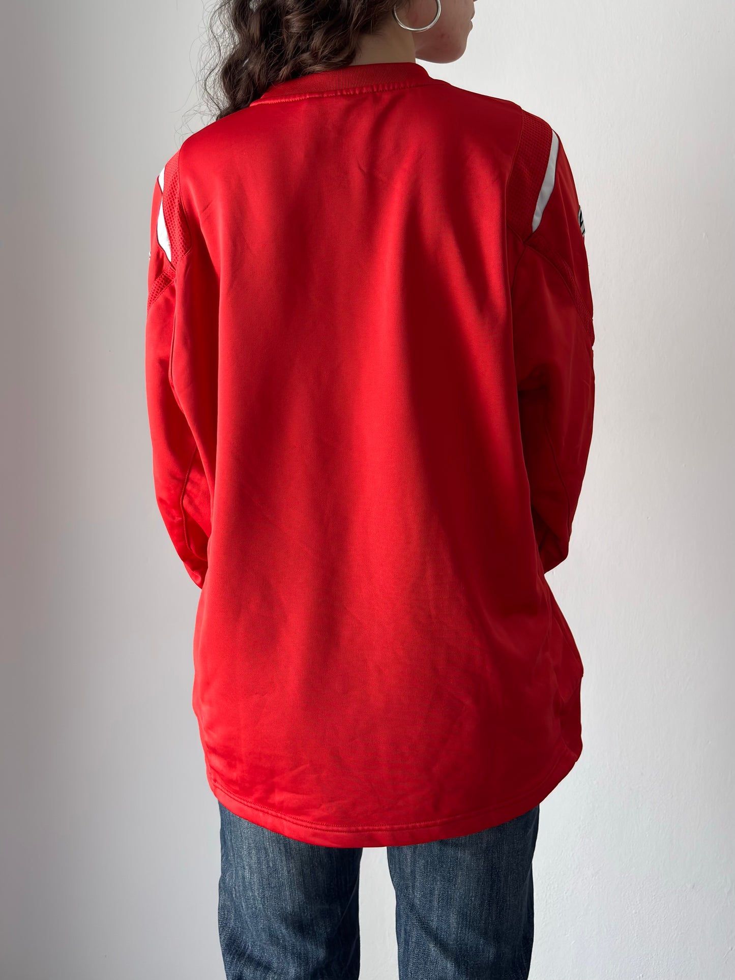 Saller red long sleeve jersey