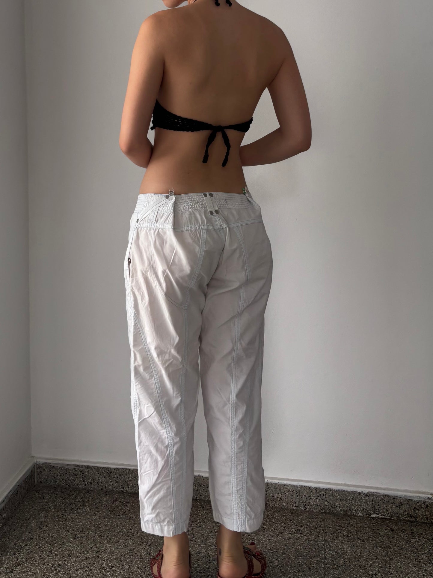 White low waist capris