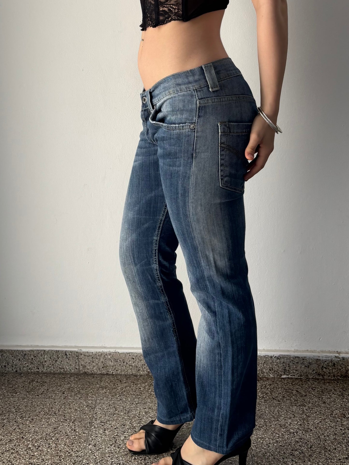 Low waisted light wash jeans