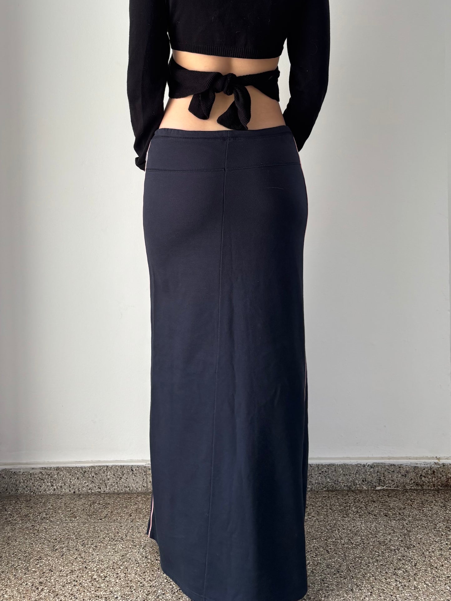 Blue maxi skirt with pink details