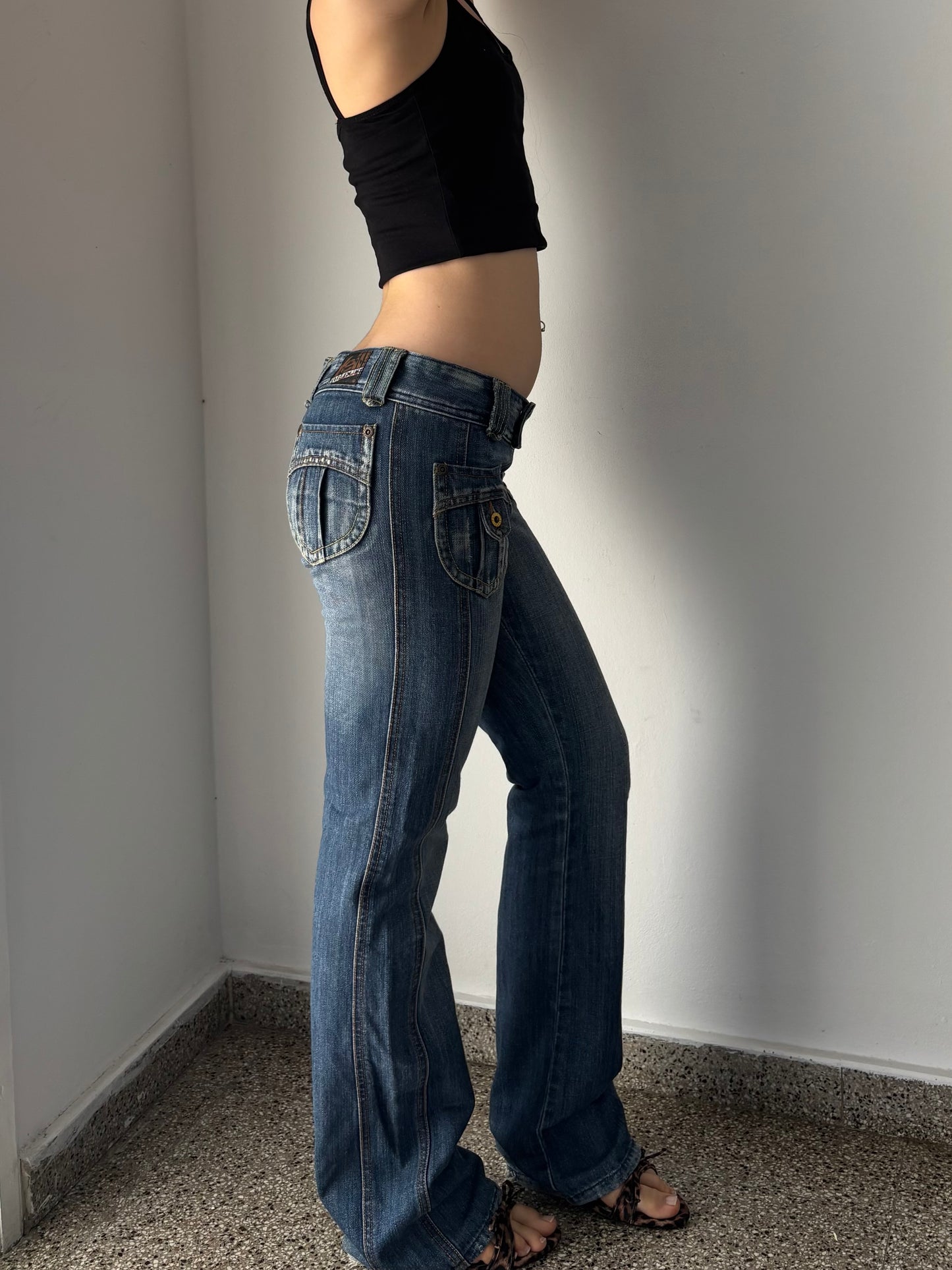 Low waist jeans with flare bottom