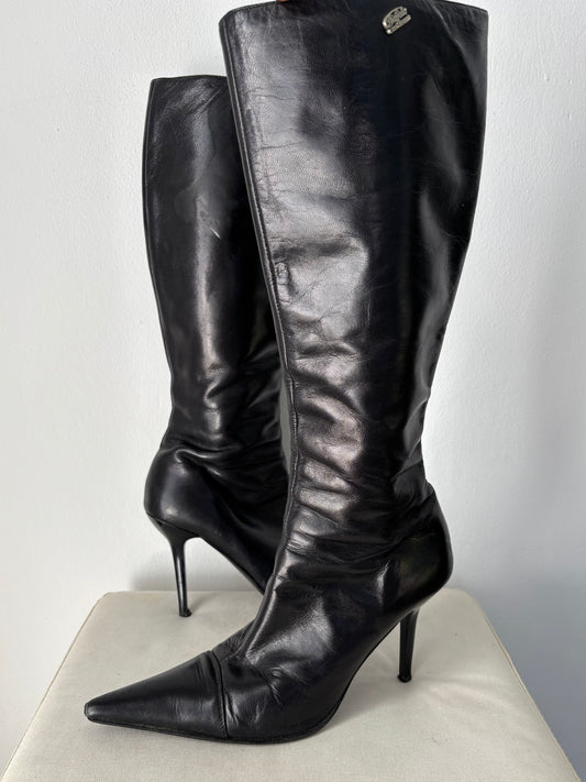 Buffalo London black leather boots