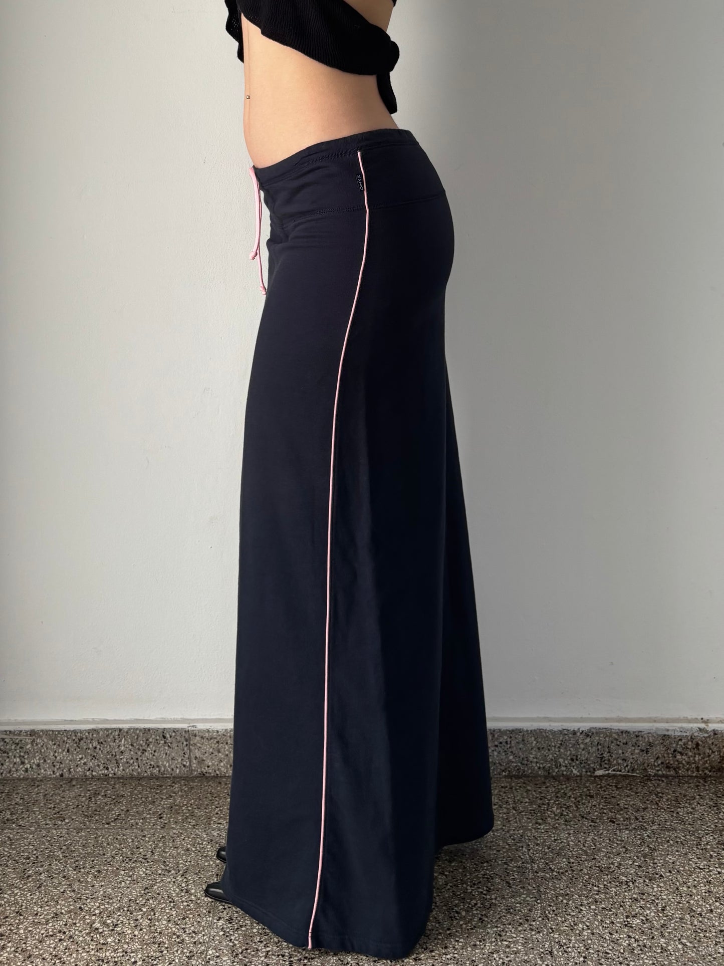 Blue maxi skirt with pink details