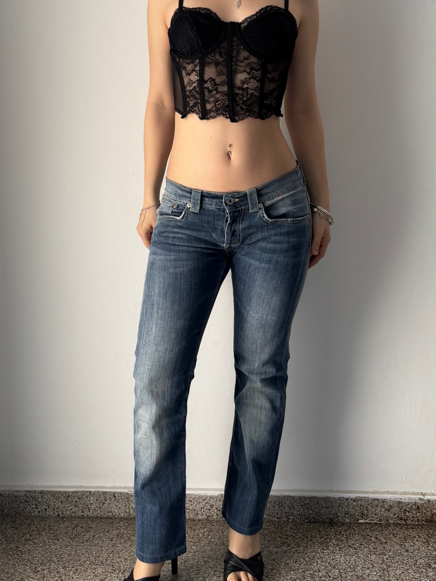 Low waisted light wash jeans