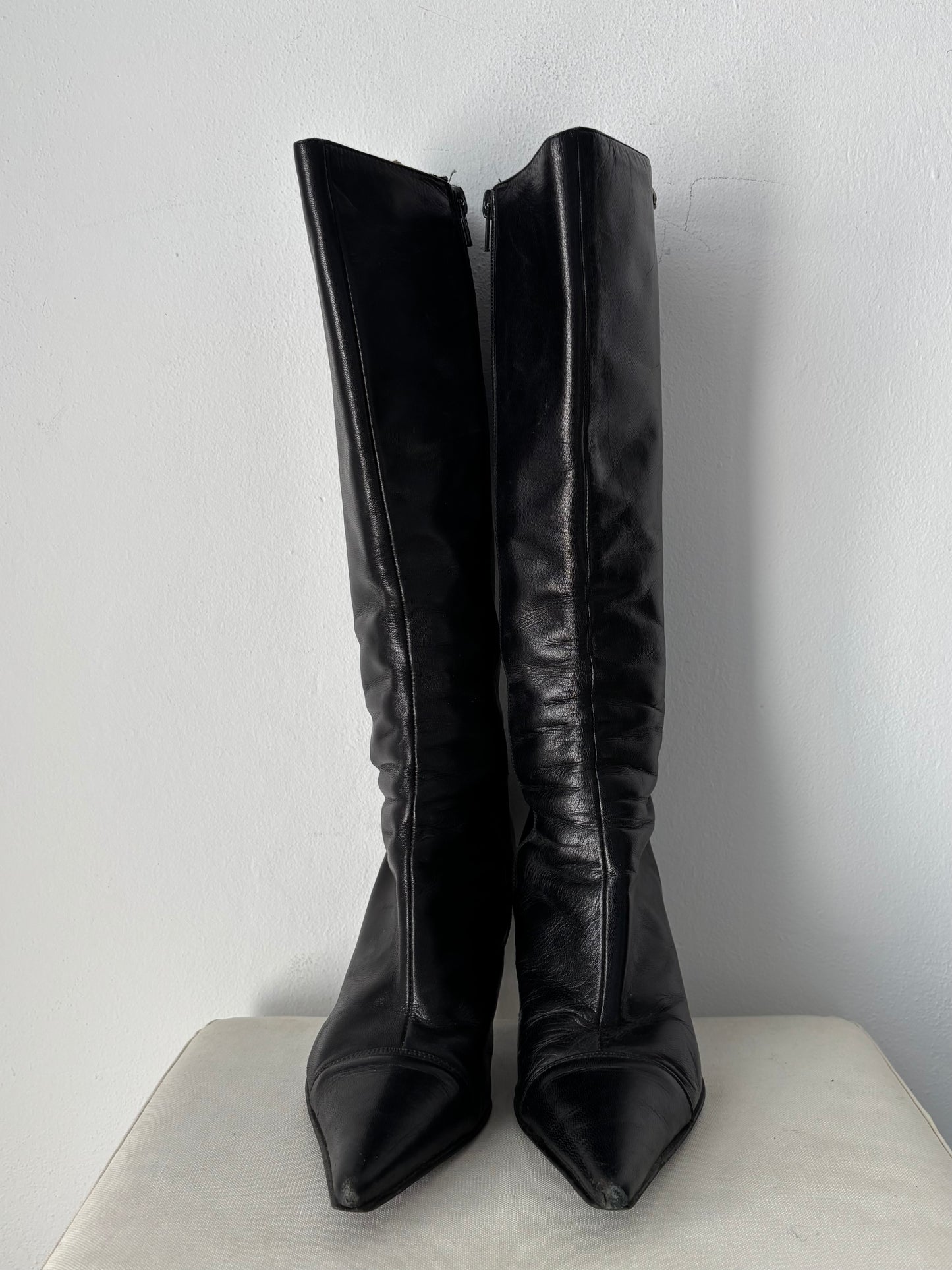 Buffalo London black leather boots
