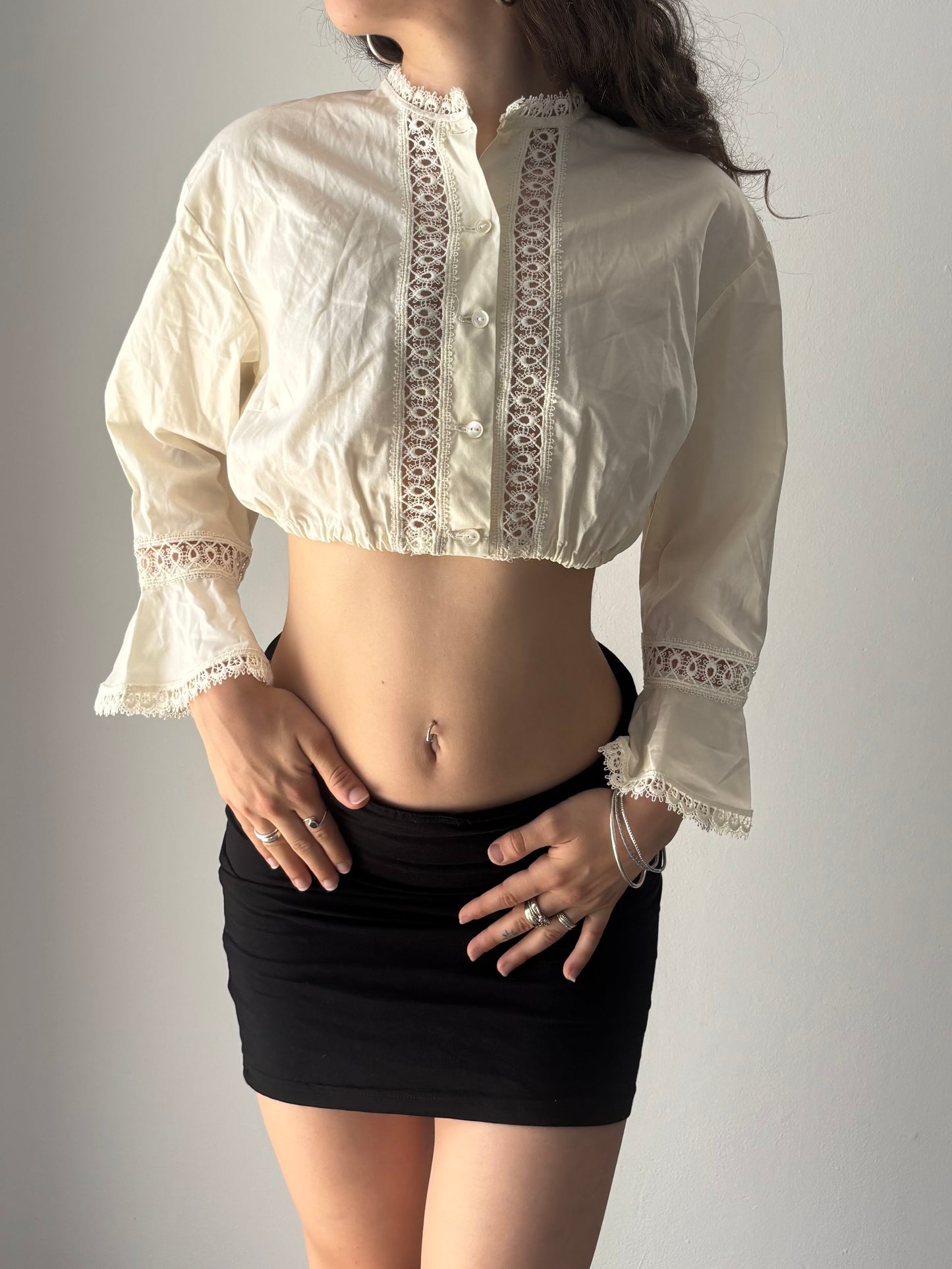 Cream puff sleeve blouse