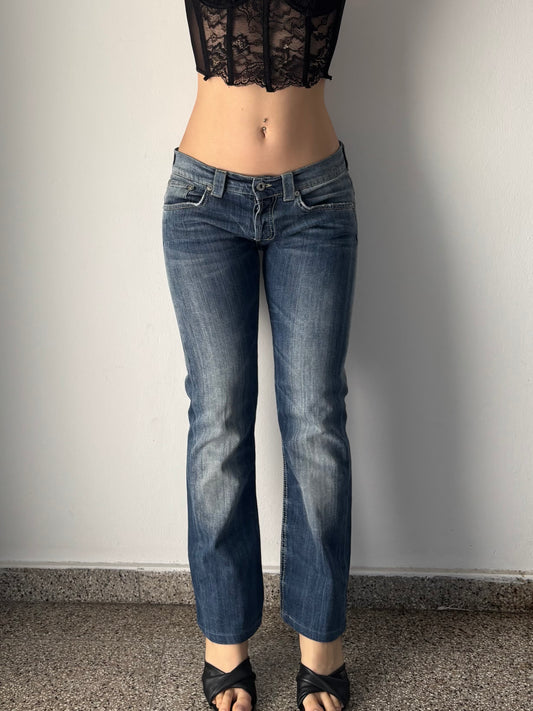 Low waisted light wash jeans