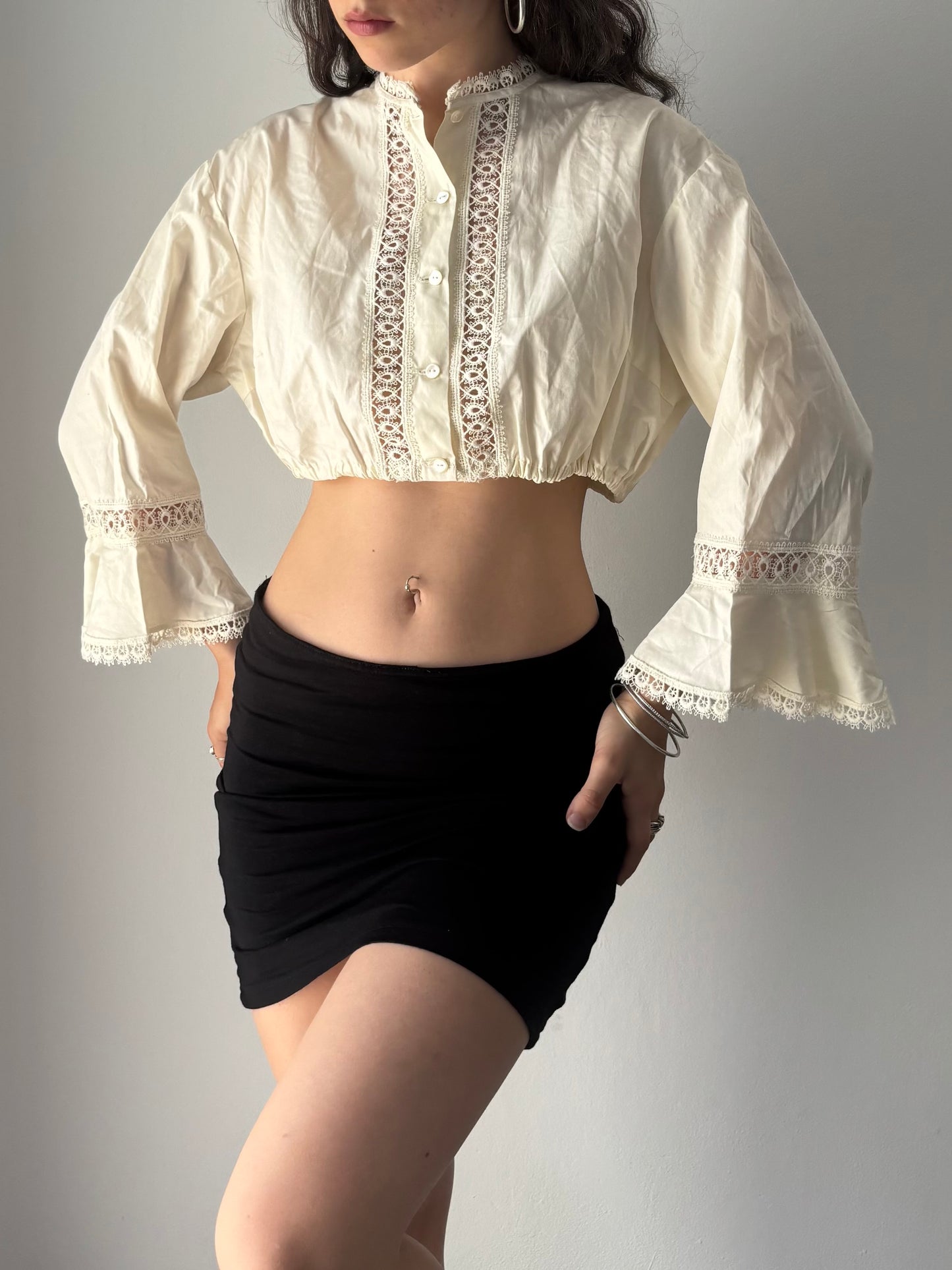 Cream puff sleeve blouse