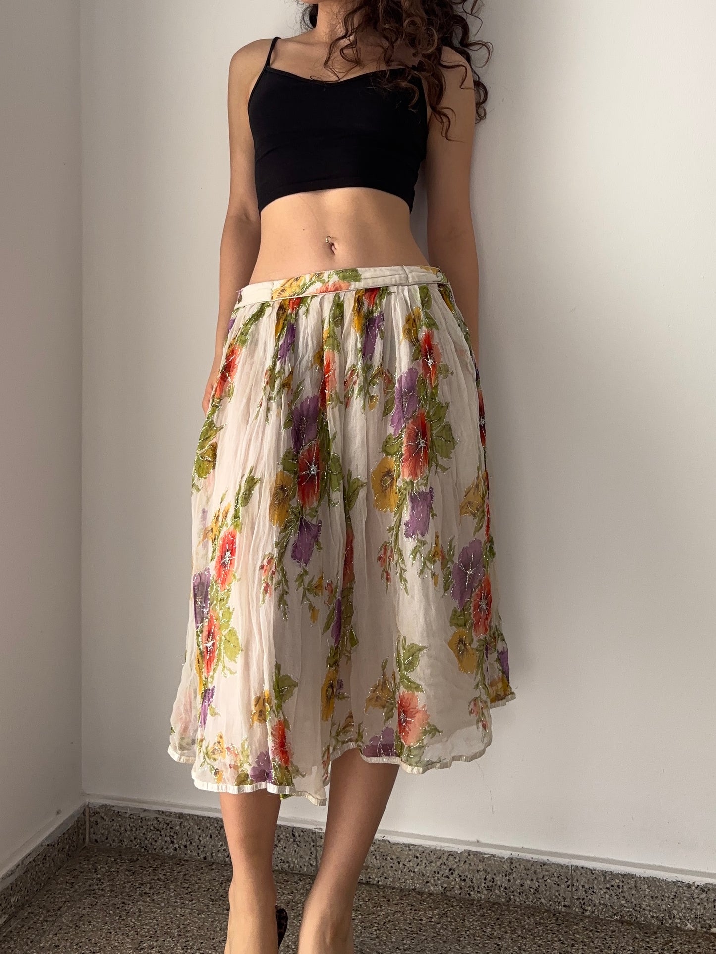 Flowy skirt with floral pattern
