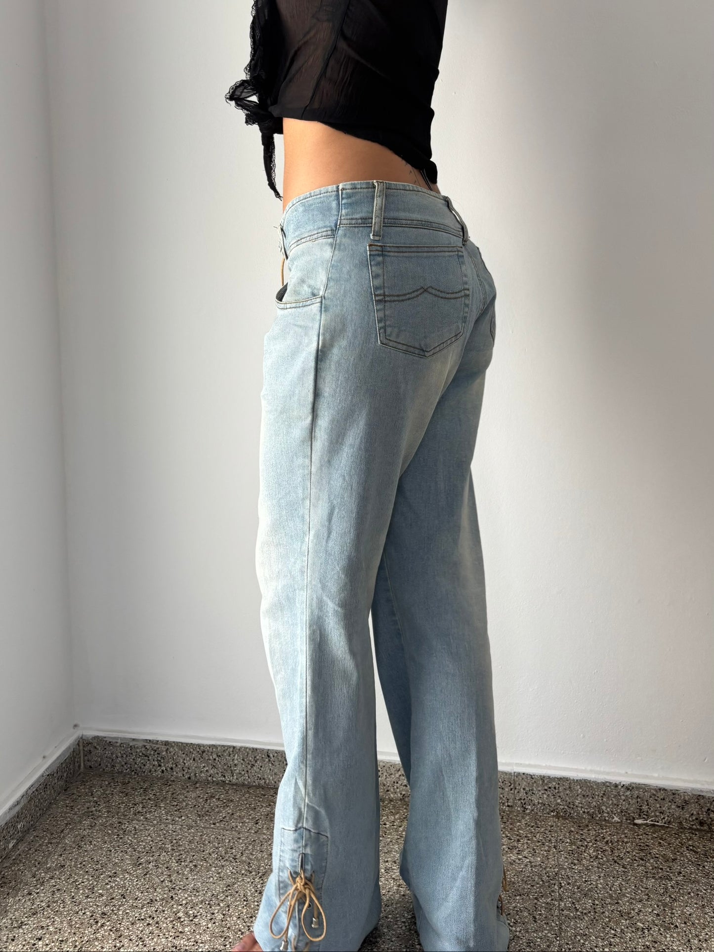 Light wash baggy jeans with ties